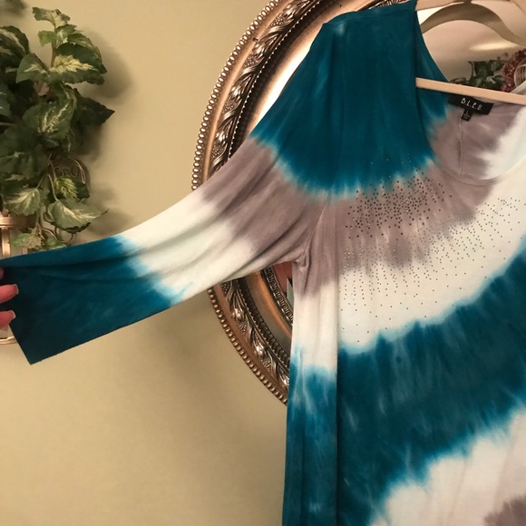 Tunic - Picture 2 of 5